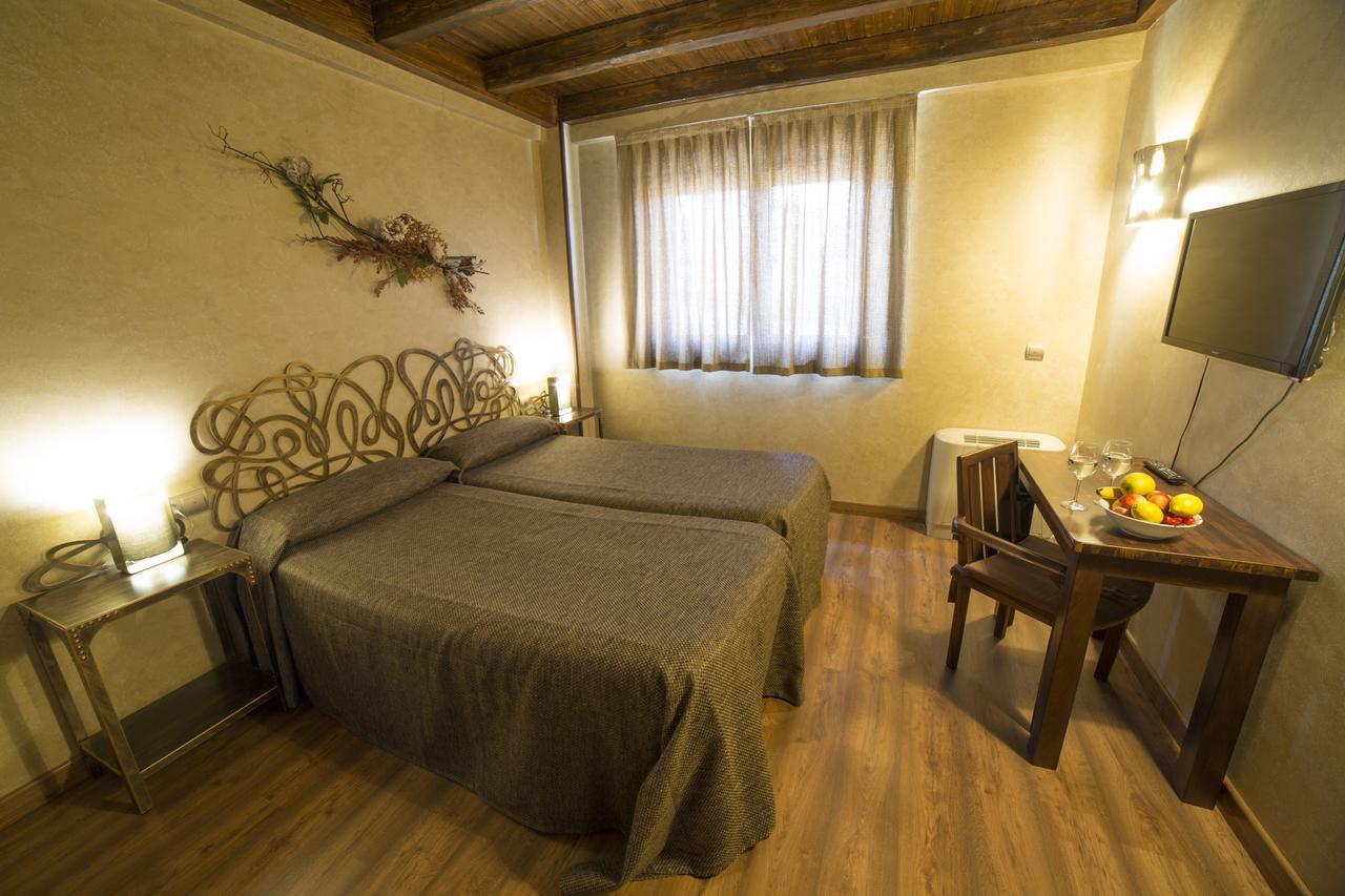 Hotel Albergue La Casa Del Peregrino El Acebo de San Miguel Kültér fotó